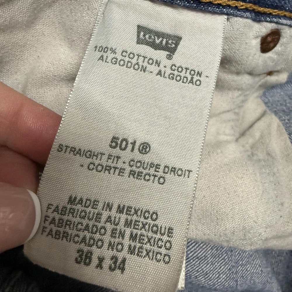 Levis 501 Jeans Mens 35x30 Blue Medium Wash‎ Straight Leg Button Fly Distressed